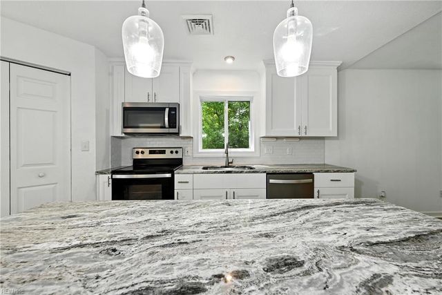 3256 Nansemond PW, Suffolk, VA 23434