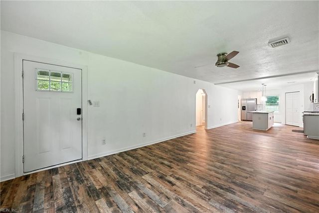 3256 Nansemond PW, Suffolk, VA 23434