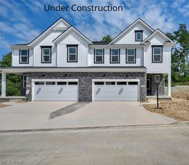 2079 Glenmont Drive, Brunswick, OH 44212