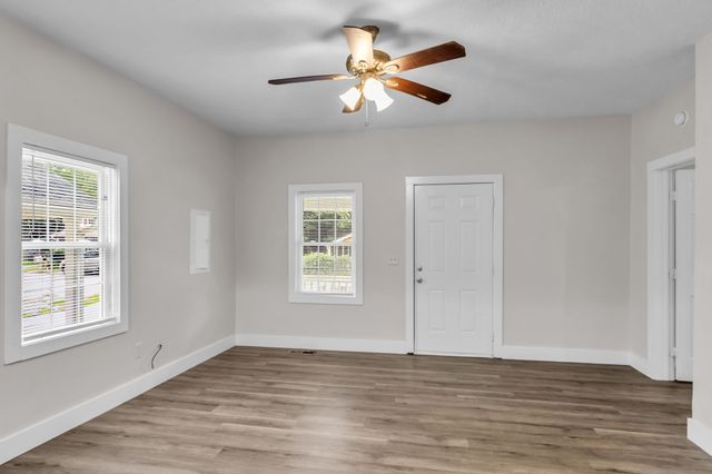 460 E State St, Murfreesboro, TN 37130