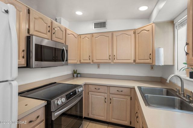 5200 E 28th Street, Tucson, AZ 85711