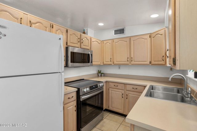 5200 E 28th Street, Tucson, AZ 85711