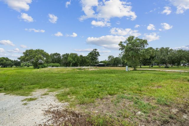 3680 County Road 326, Alvin, TX 77511