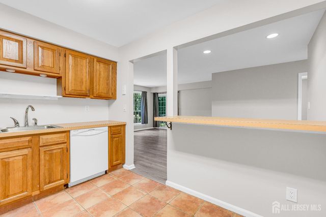 5101 Stonehedge Road 5101, Edison, NJ 08820