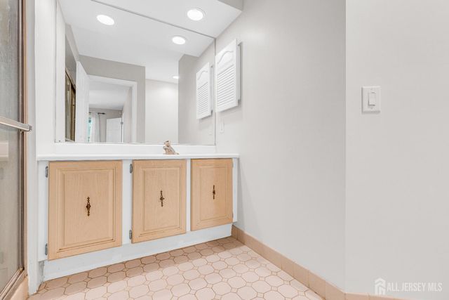 5101 Stonehedge Road 5101, Edison, NJ 08820