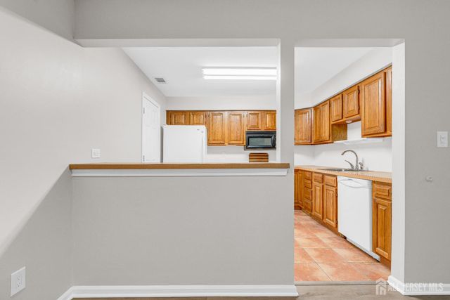 5101 Stonehedge Road 5101, Edison, NJ 08820
