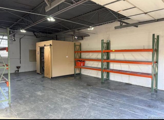 20520 Stephens Street, Saint Clair Shores, MI 48080