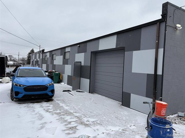 20520 Stephens Street, Saint Clair Shores, MI 48080