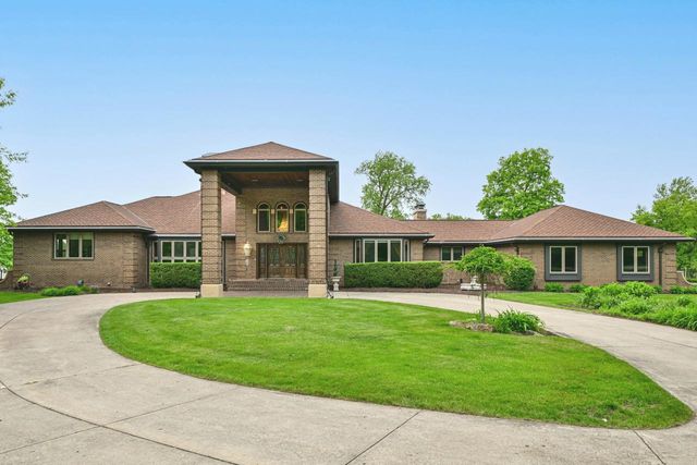 S82W15980 Bass Bay LANE, Muskego, WI 53150