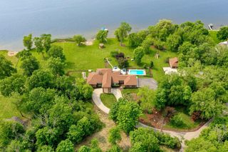 S82W15980 Bass Bay LANE, Muskego, WI 53150