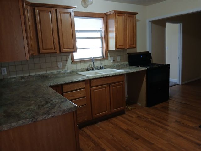 140 Evergreen Drive, Gun Barrel City, TX 75156