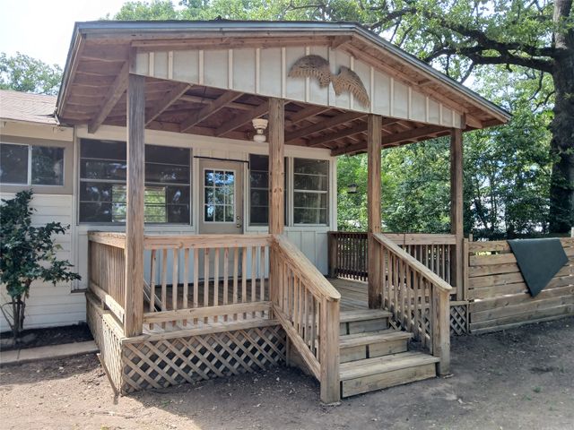 140 Evergreen Drive, Gun Barrel City, TX 75156