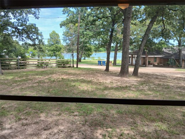 140 Evergreen Drive, Gun Barrel City, TX 75156