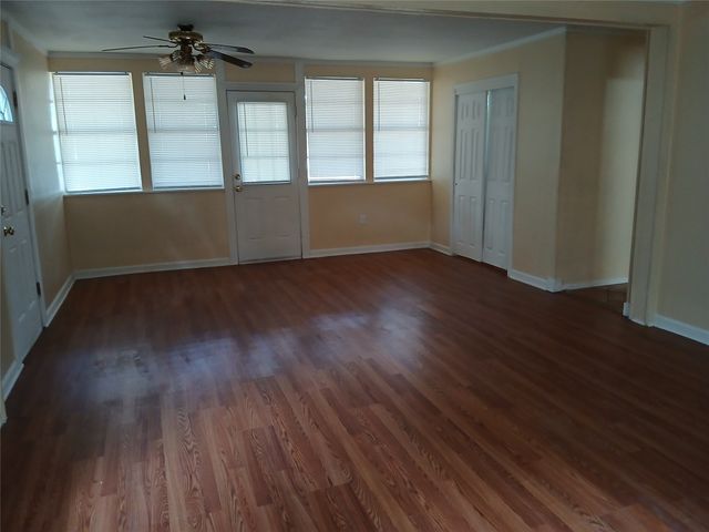 140 Evergreen Drive, Gun Barrel City, TX 75156