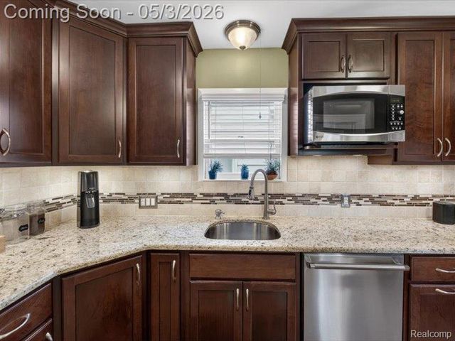 1115 Irving Avenue, Royal Oak, MI 48067