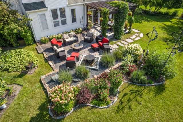 2878 Lilac Lane N, Fargo, ND 58102