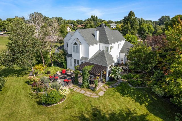 2878 Lilac Lane N, Fargo, ND 58102