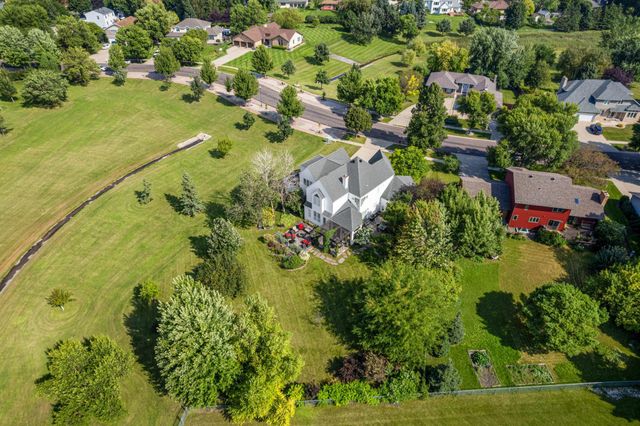 2878 Lilac Lane N, Fargo, ND 58102