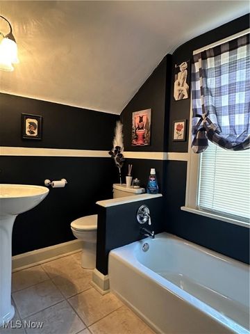 1072 Willard Avenue SE, Warren, OH 44484