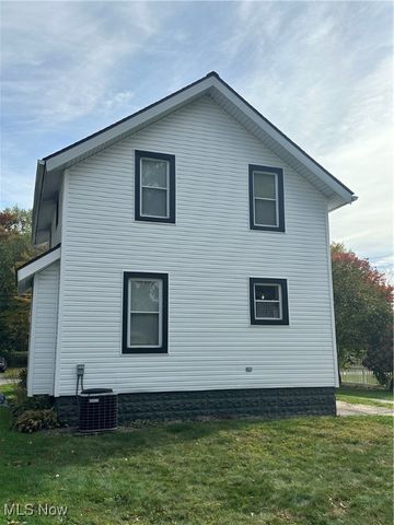 1072 Willard Avenue SE, Warren, OH 44484