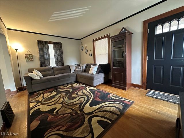 1072 Willard Avenue SE, Warren, OH 44484