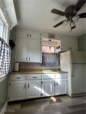 1072 Willard Avenue SE, Warren, OH 44484