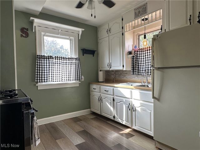 1072 Willard Avenue SE, Warren, OH 44484