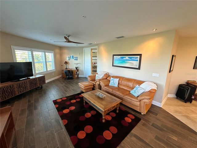 7740 34TH AVE W 202, Bradenton, FL 34209