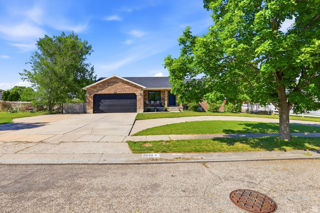2840 W COUNTRY CLASSIC DR, Bluffdale, UT 84065