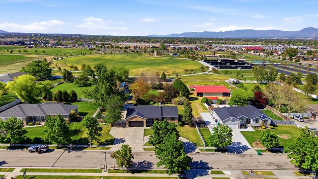 2840 W COUNTRY CLASSIC DR, Bluffdale, UT 84065