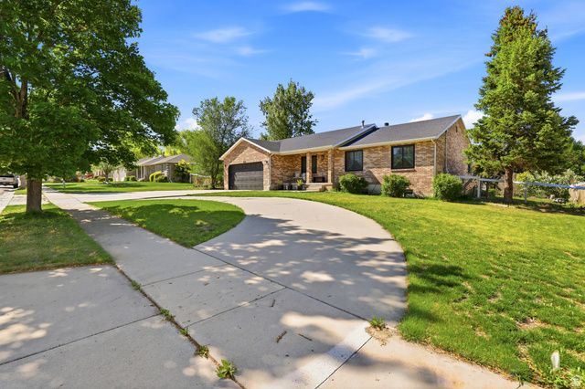 2840 W COUNTRY CLASSIC DR, Bluffdale, UT 84065