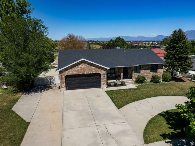 2840 W COUNTRY CLASSIC DR, Bluffdale, UT 84065