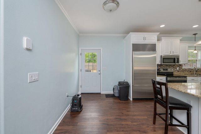 226 E Cypress Avenue, Defuniak Springs, FL 32433