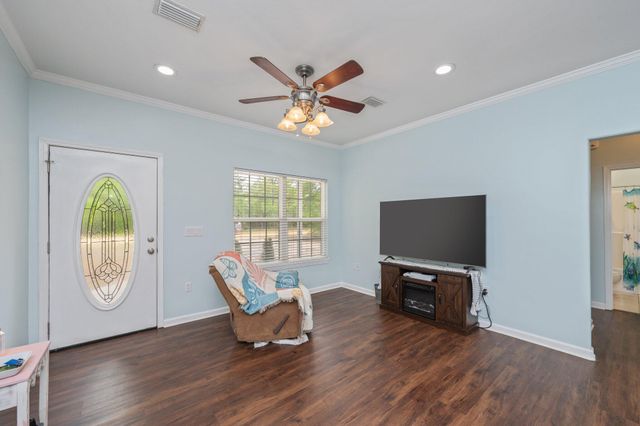 226 E Cypress Avenue, Defuniak Springs, FL 32433