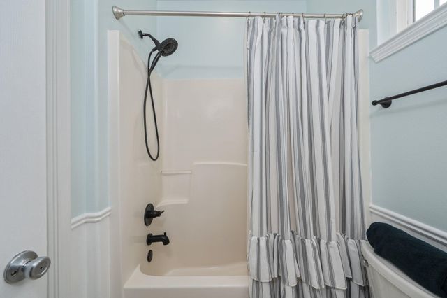 226 E Cypress Avenue, Defuniak Springs, FL 32433