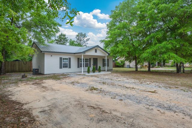 226 E Cypress Avenue, Defuniak Springs, FL 32433