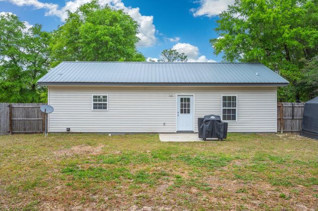 226 E Cypress Avenue, Defuniak Springs, FL 32433