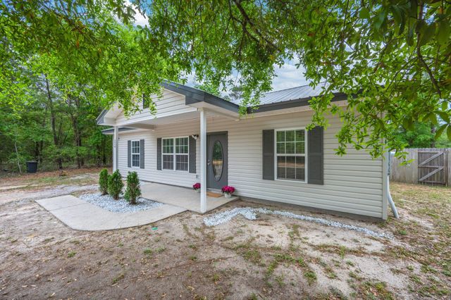 226 E Cypress Avenue, Defuniak Springs, FL 32433