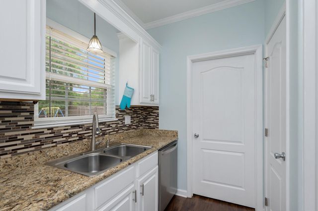 226 E Cypress Avenue, Defuniak Springs, FL 32433