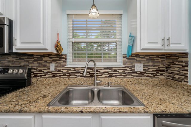 226 E Cypress Avenue, Defuniak Springs, FL 32433