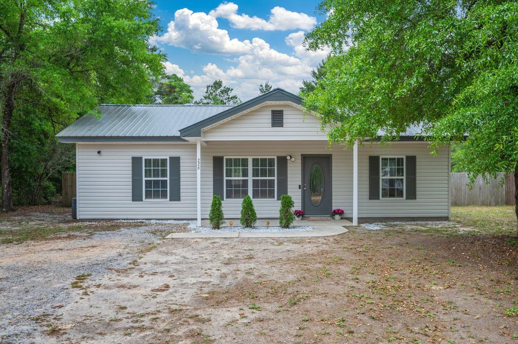 226 E Cypress Avenue, Defuniak Springs, FL 32433