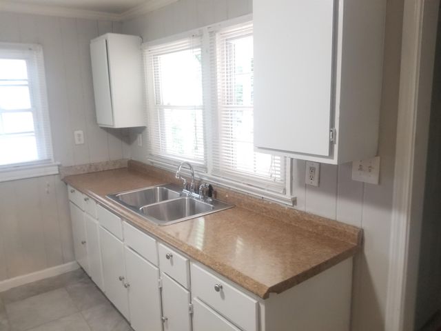 2125 SE Burroughs Avenue, Atlanta, GA 30315