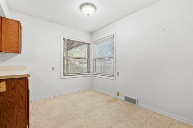 1816 Bloomfield Avenue, Kalamazoo, MI 49001