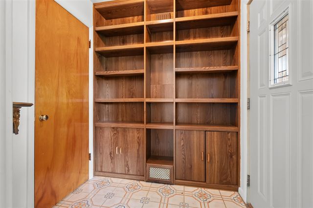 1816 Bloomfield Avenue, Kalamazoo, MI 49001