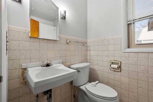 1816 Bloomfield Avenue, Kalamazoo, MI 49001