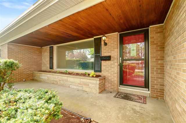 1816 Bloomfield Avenue, Kalamazoo, MI 49001