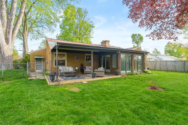 1816 Bloomfield Avenue, Kalamazoo, MI 49001