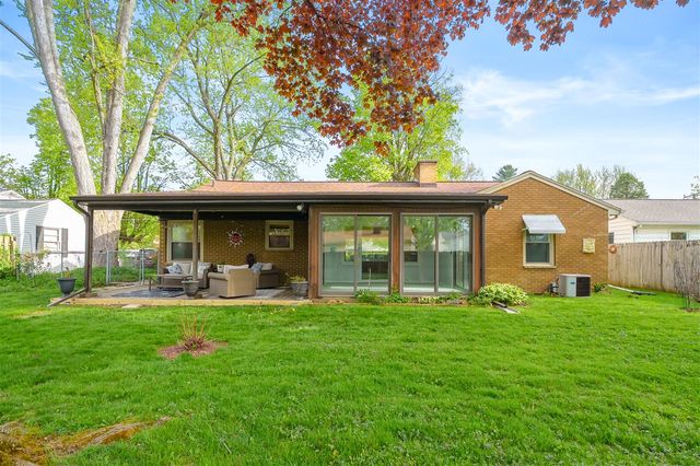 1816 Bloomfield Avenue, Kalamazoo, MI 49001