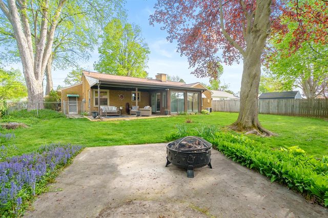 1816 Bloomfield Avenue, Kalamazoo, MI 49001