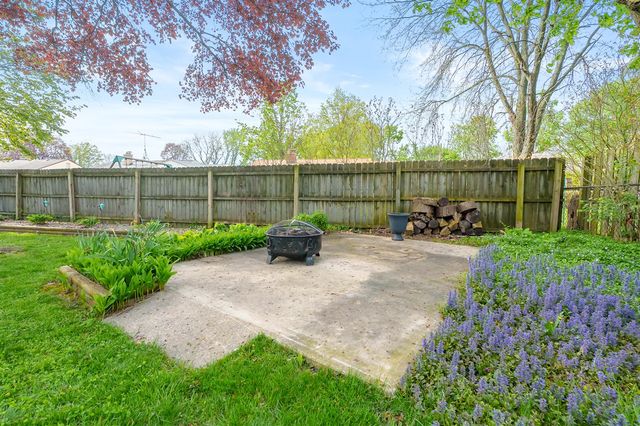 1816 Bloomfield Avenue, Kalamazoo, MI 49001